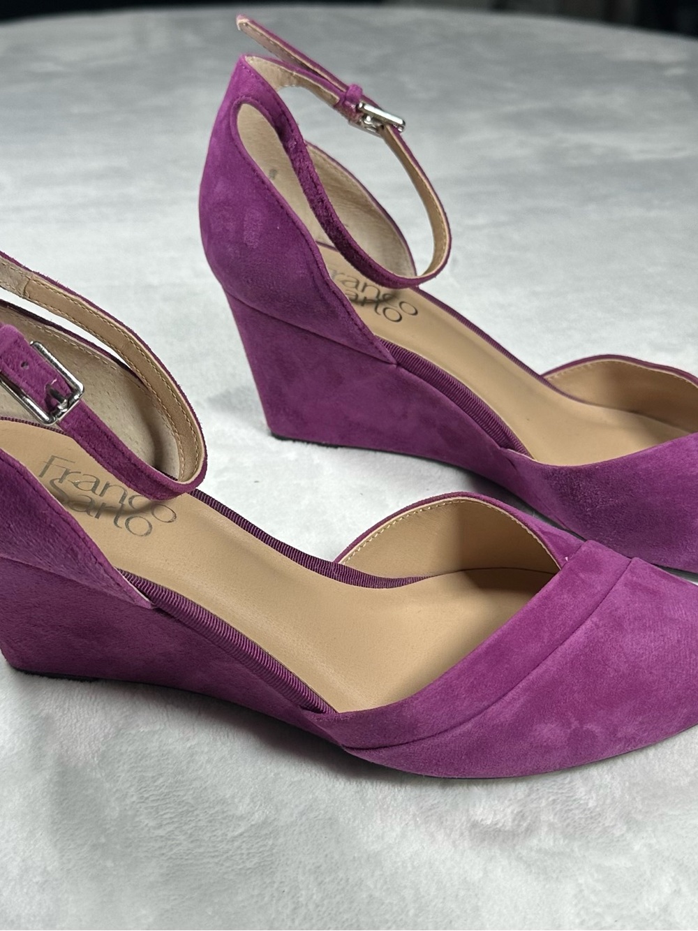 Franco Sarto Purple Suede Wedge Heel Pointed Toe Strappy Ankle Size 8 - Picture 5 of 7